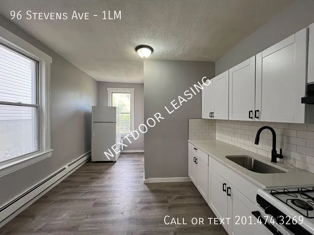 96 Stevens Ave — Photo 2