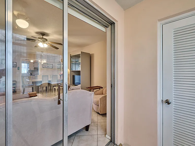 2804 Crosley Dr E #F — Photo 16