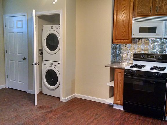 Kitchen w/ Laundry