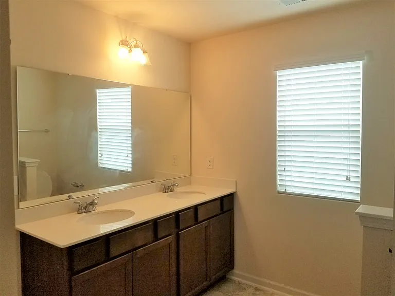 513 Eastfair Dr — Photo 12