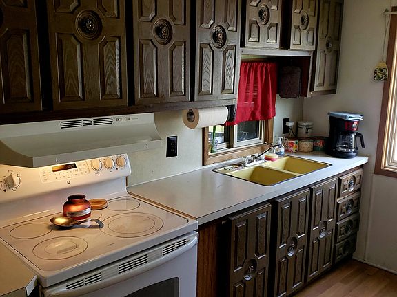 3rd image of 503 N 5th St E