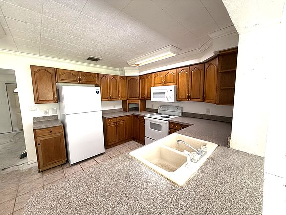 3rd image of 316 Alpine Cir