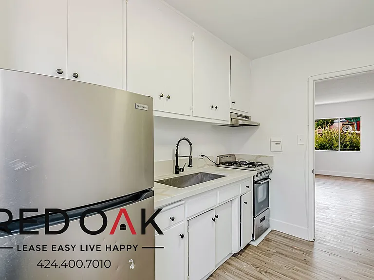 1645 S Saint Andrews Pl #11 — Photo 6