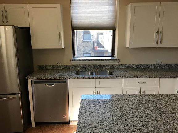 5th image of 7734 N Paulina St #2
