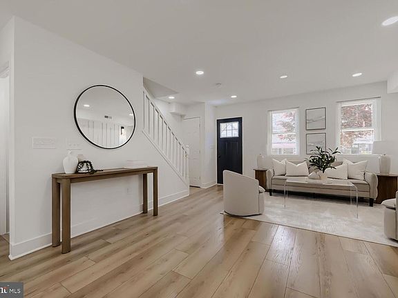 4th image of 4929 Edgemere Ave