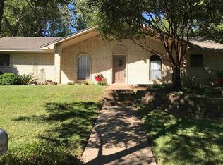 108 Wooded Crest Dr, Woodway, TX 76712