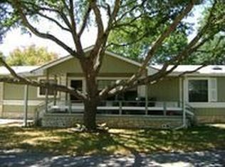 48 Maple Rd S, Kerrville, TX 78028