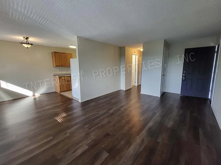 4700 Falls View Ave #8 — Photo 11