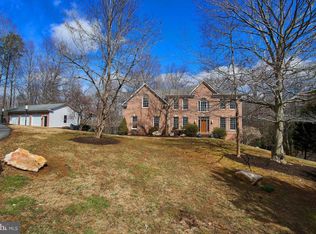 6604 Stonecrest Ln, Fairfax Station, VA 22039