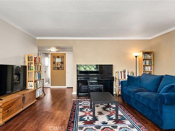 2nd image of 30 Plaza Way APT 7