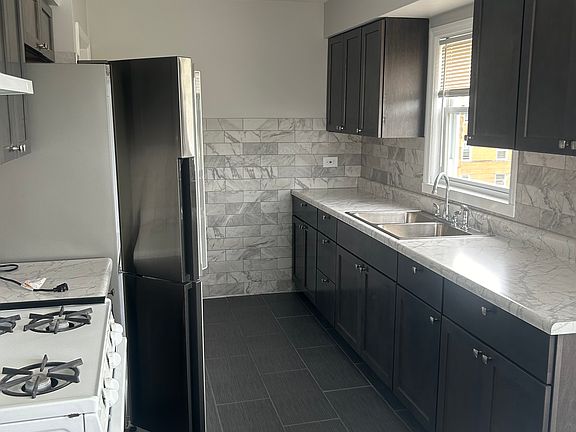 3rd image of 5258 W Henderson St #1