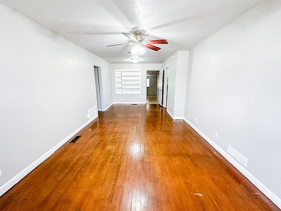 2nd image of 1624 Carlisle Ct
