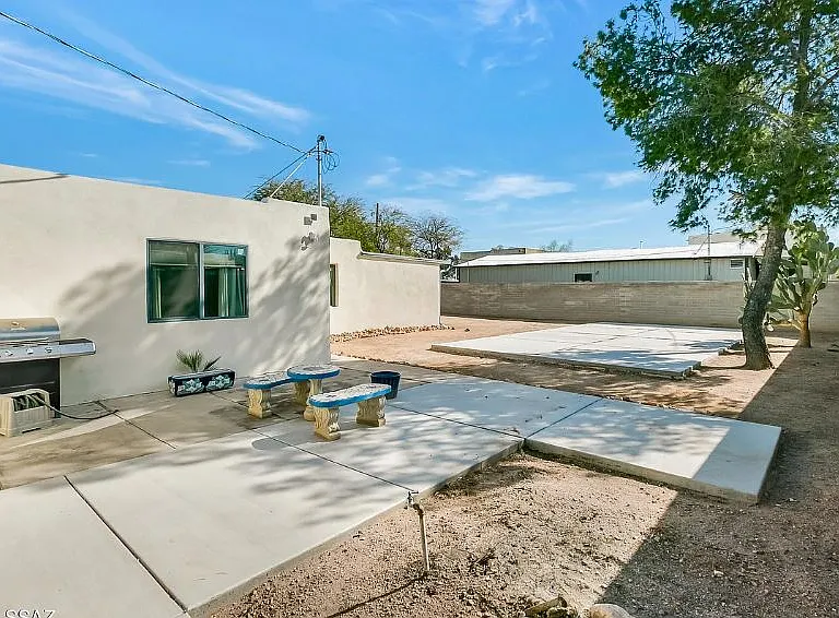3402 E Kleindale Rd — Photo 10