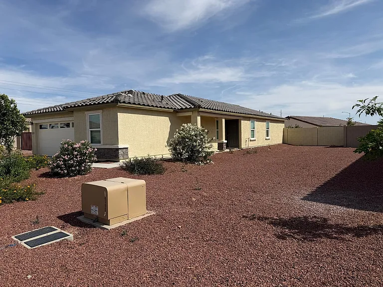 1473 E Jaycie Dr — Photo 4