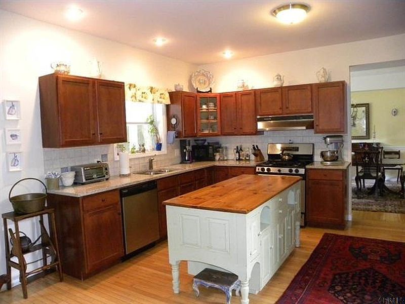 3rd image of 299B RIVERVIEW Road