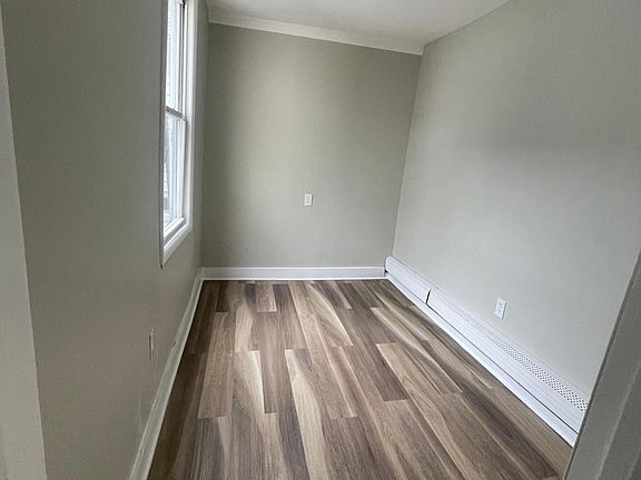 3rd image of 52 11th Ave W #4