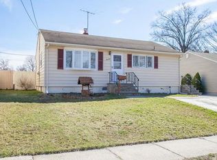 70 Rose St, Edison, NJ 08817