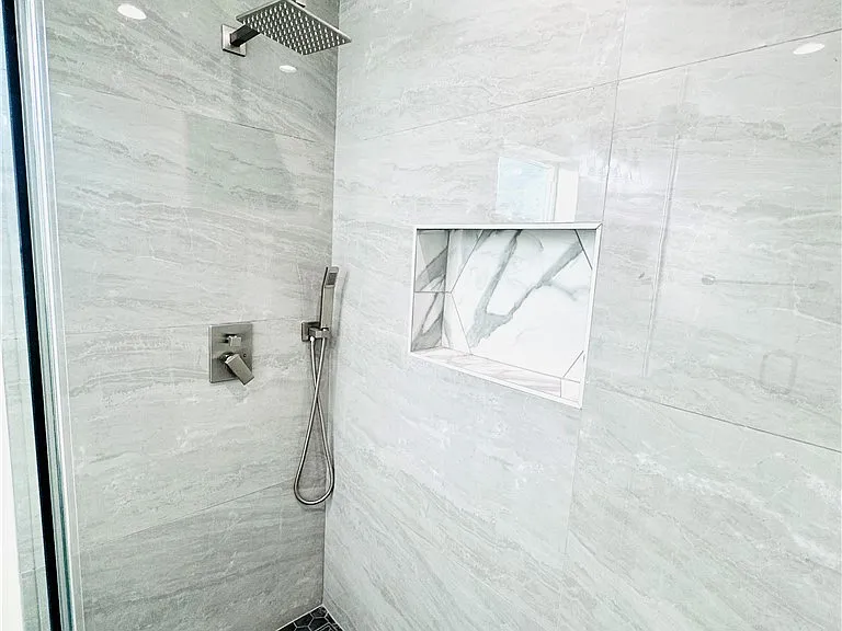9318 Encino Ave — Photo 21
