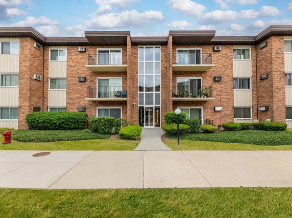 4112 W 98th St APT 203, Oak Lawn, IL 60453