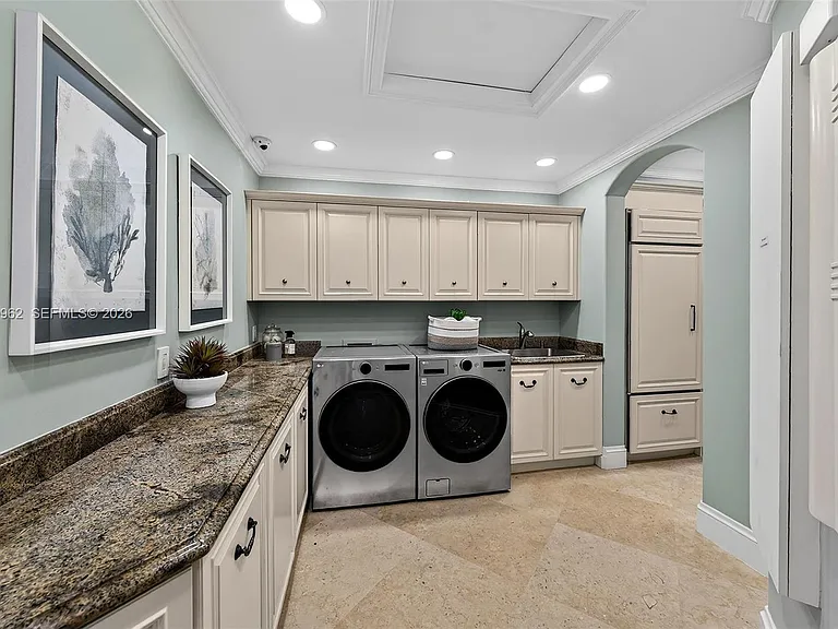 628 Coral Way — Photo 40