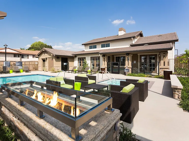 Poolside Lounge