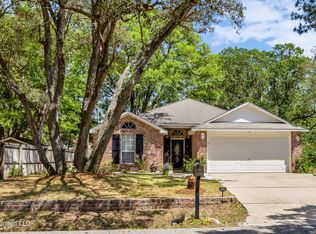 1426 Porpoise Dr, Ocean Springs, MS 39564
