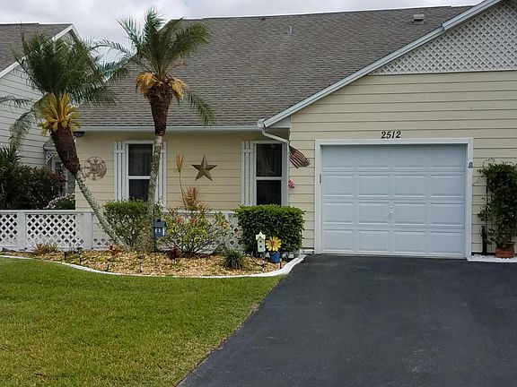 3rd image of 2512 SE Tropical East Cir