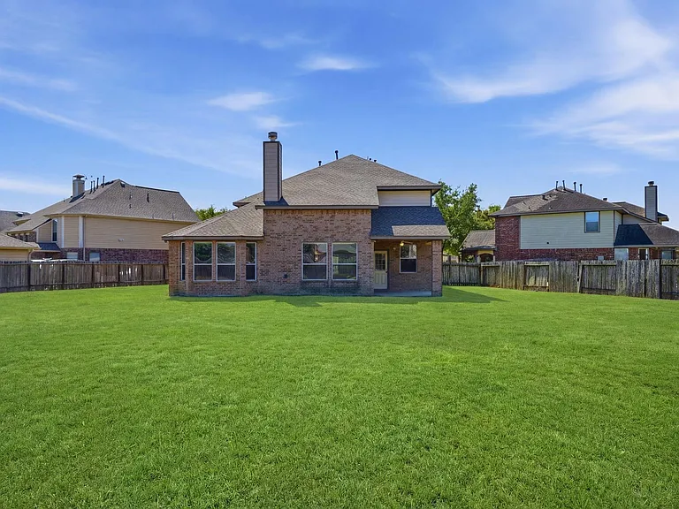 6302 Pepper Hollow Ln — Photo 11
