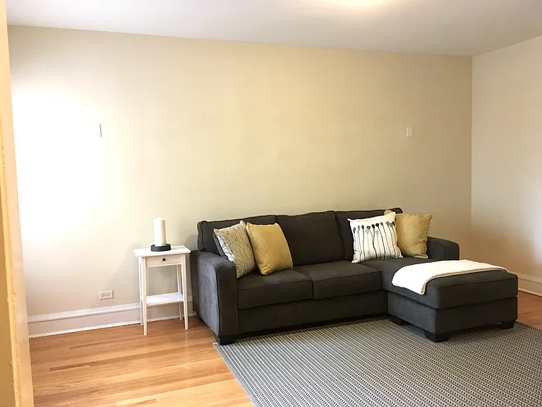 2318 W Granville Ave #3 — Photo 1