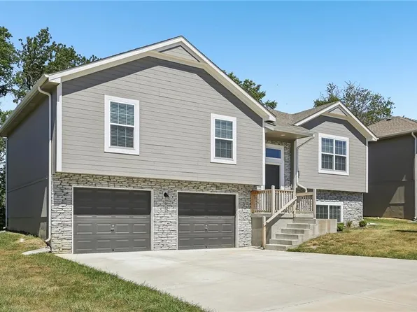 910 NW Hilltop Ln, Grain Valley, MO 64029