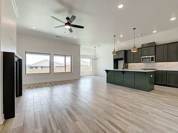 Example of Amelia Floor Plan - Features and Finishes may vary based on product availability