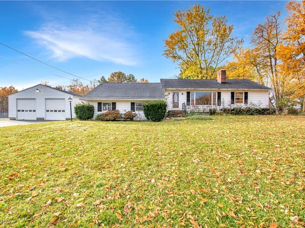 10371 Taylor May Rd, Chagrin Falls, OH 44023