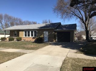 113 E 11th St, Blue Earth, MN 56013