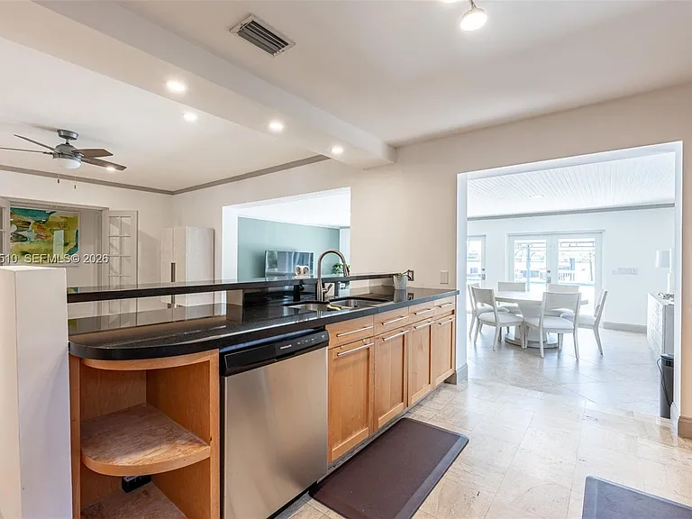 1430 Stillwater Dr — Photo 14