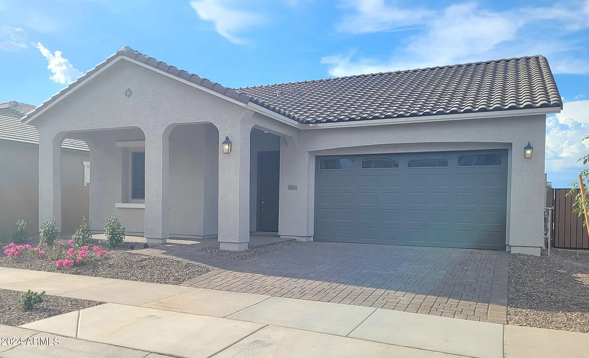Building Photo - 21866 E Stirrup Ct