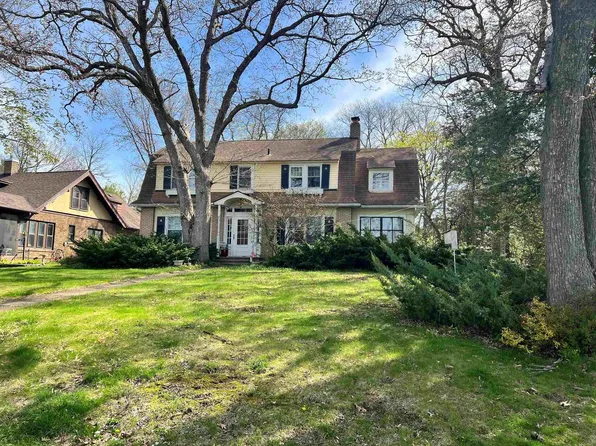 212 Lake Shore Drive, Lake Mills, WI 53551