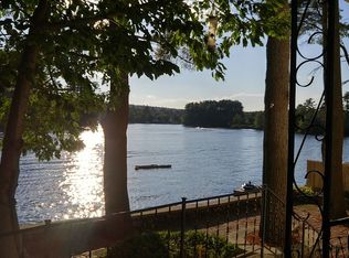 359 N Main St, Salem, NH 03079