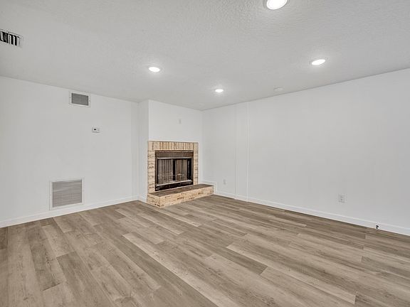 3rd image of 715 Langston Ct