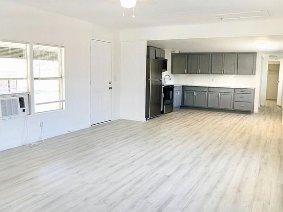 2nd image of 4405 Oneal St #3