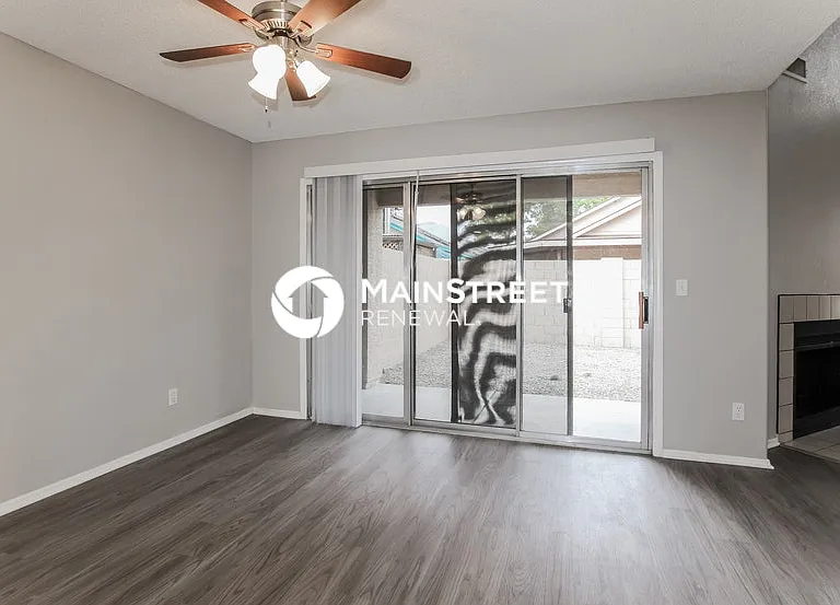 526 E Utopia Rd — Photo 6