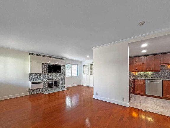 2nd image of 7422 Seastar Dr Unit 4