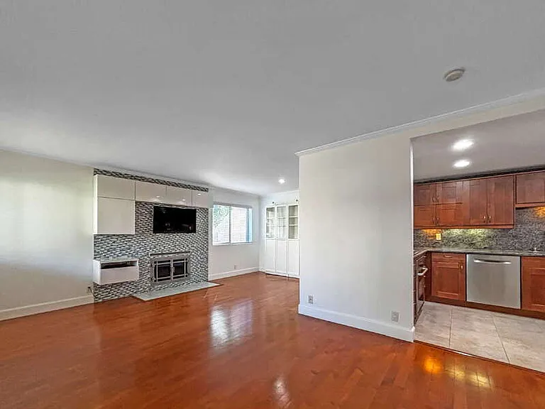 7422 Seastar Dr #4 — Photo 2