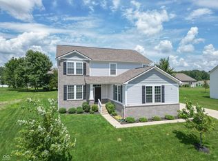 7042 Pinnacle Dr, Columbus, IN 47201