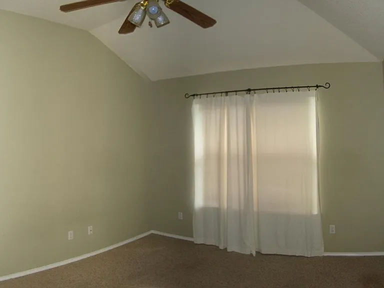 4208 Glennwood Dr — Photo 9