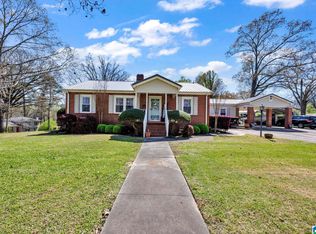135 Sunset Dr, Bessemer, AL 35023