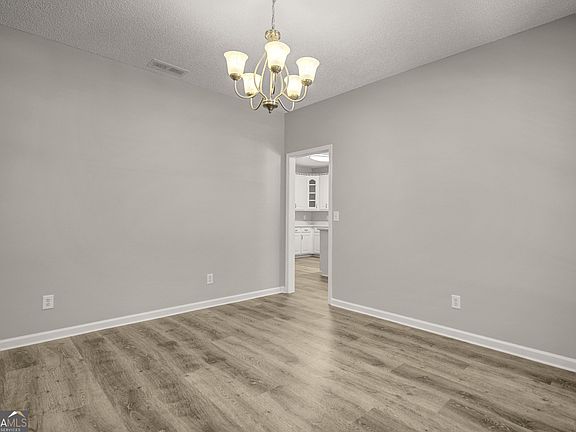 3rd image of 120 Cannongate Trce