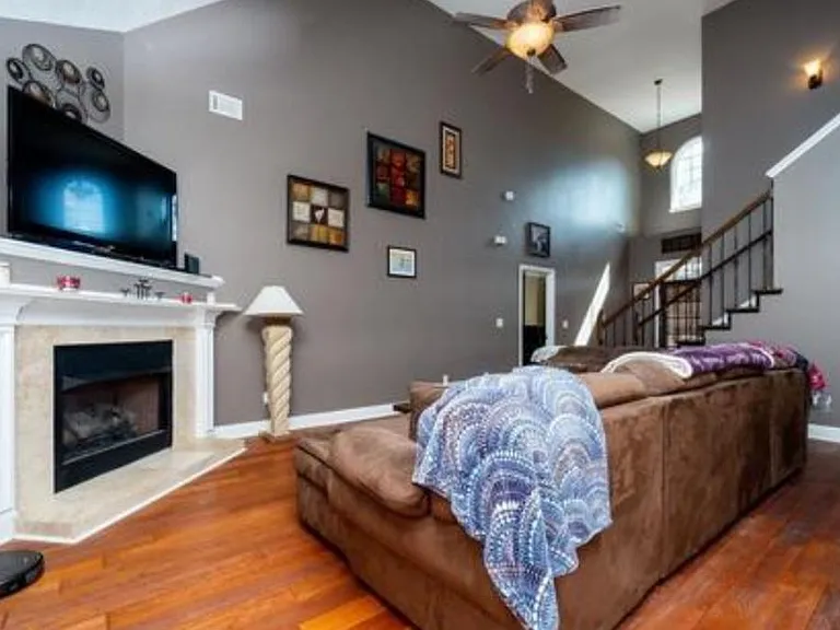 115 Verandah Ct — Photo 6
