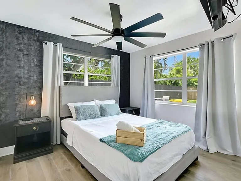 2809 NW 7th Ave — Photo 10
