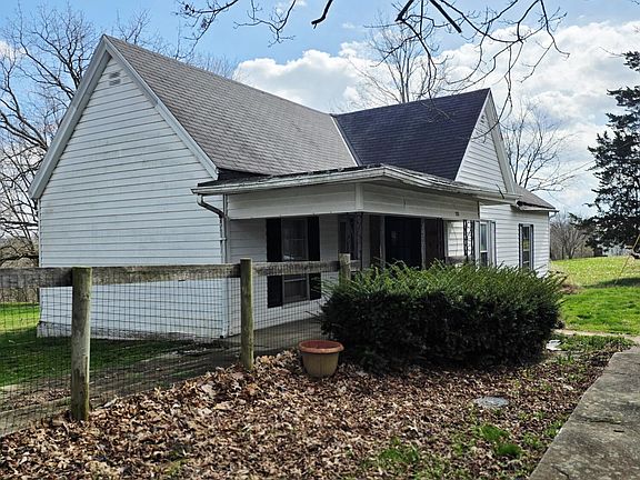 4th image of 235 Garrett Ave