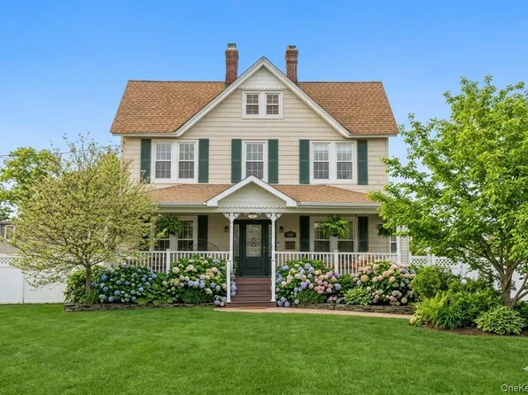 59 Purdy Lane, Amityville, NY 11701